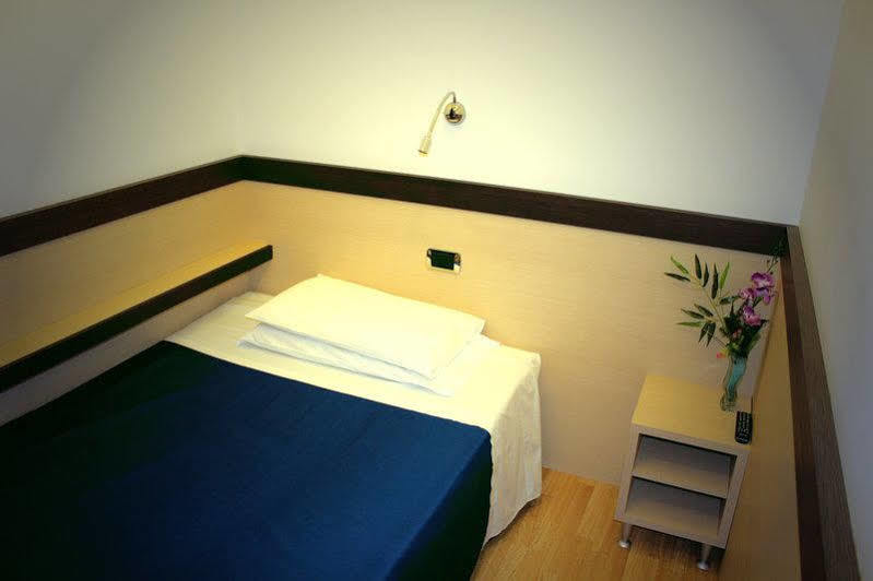 Hotel Louisiana Rzym Zewnętrze zdjęcie